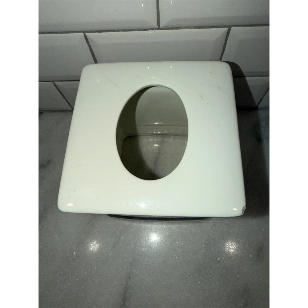 wamsutta Vintage Cream/eggplant Tissue Box GE993‎